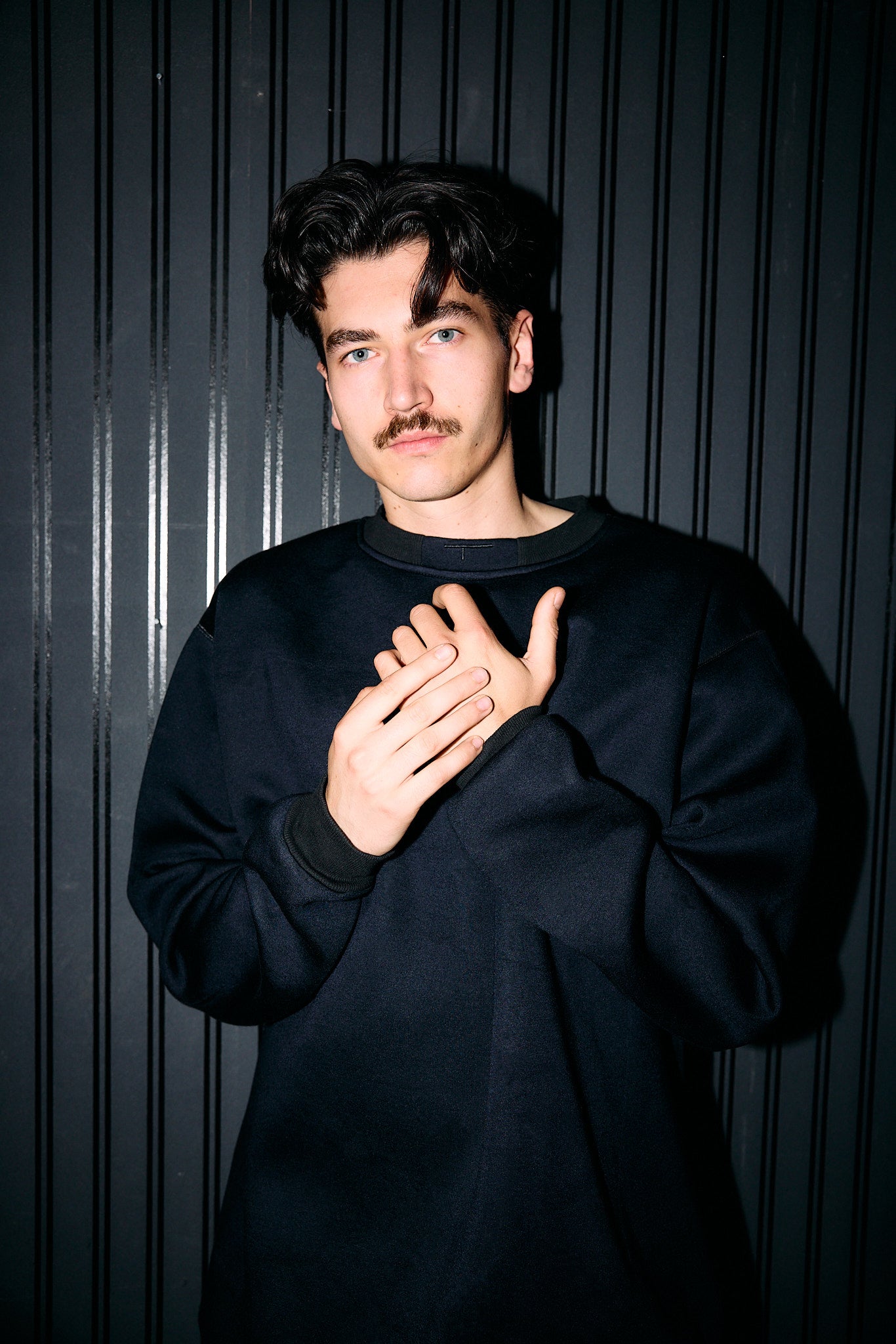 TR02 – CREW NAVY/BLACK