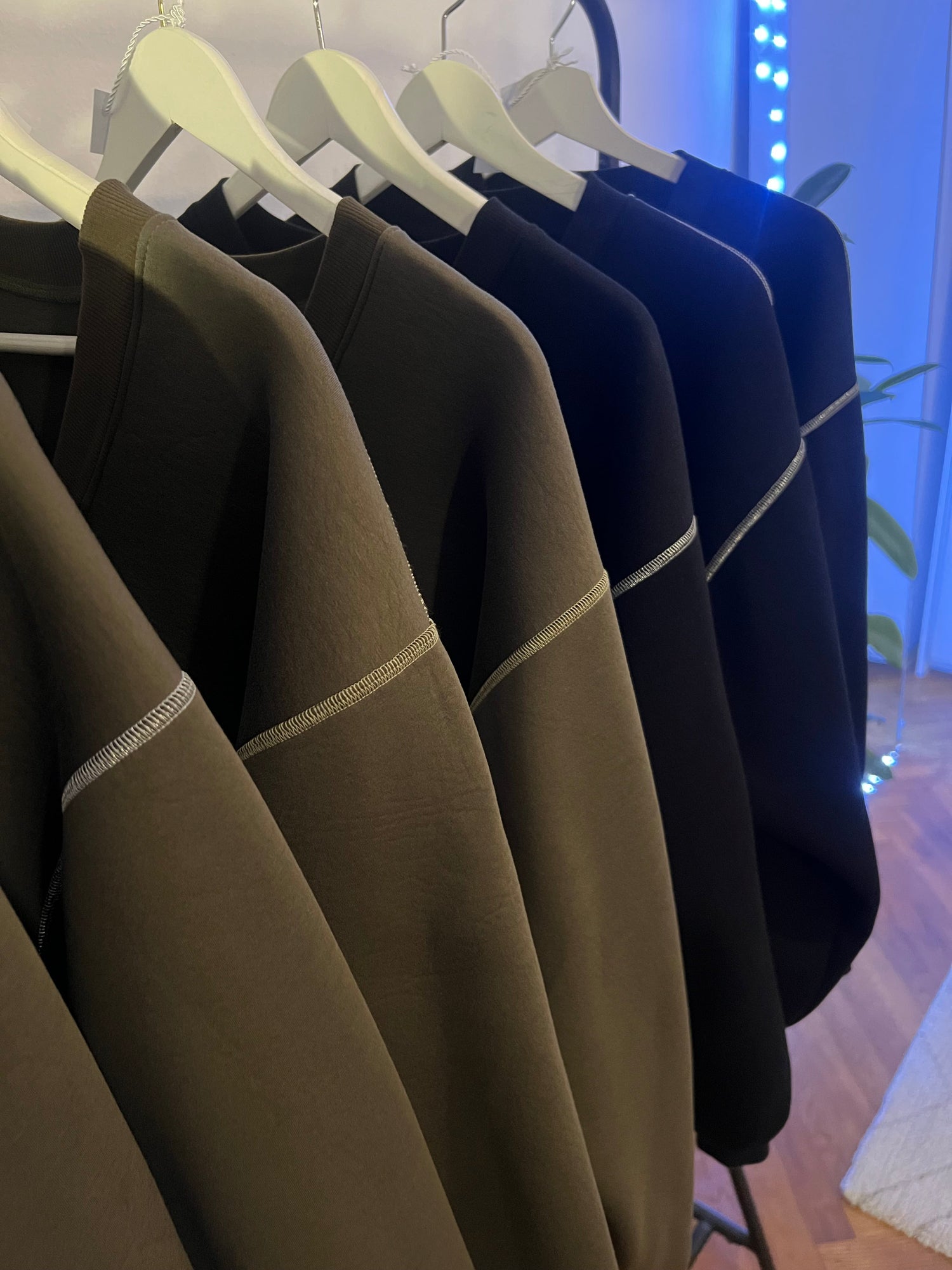 TR02 SCUBA SWEATERS