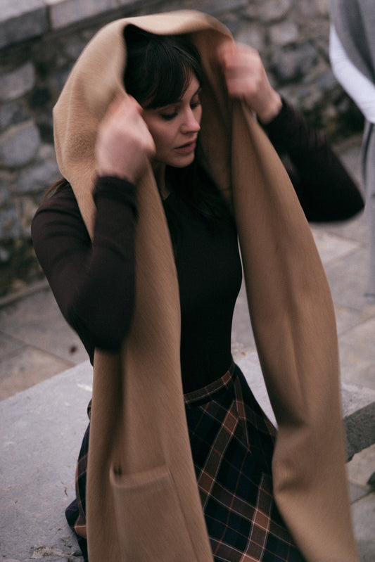 TR03-SC01-BEG — BEIGE POCKET SCARF